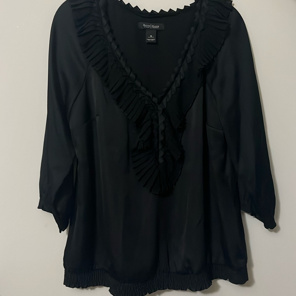 WHITE HOUSE BLACK MARKET black blouse with neckline pleated detail